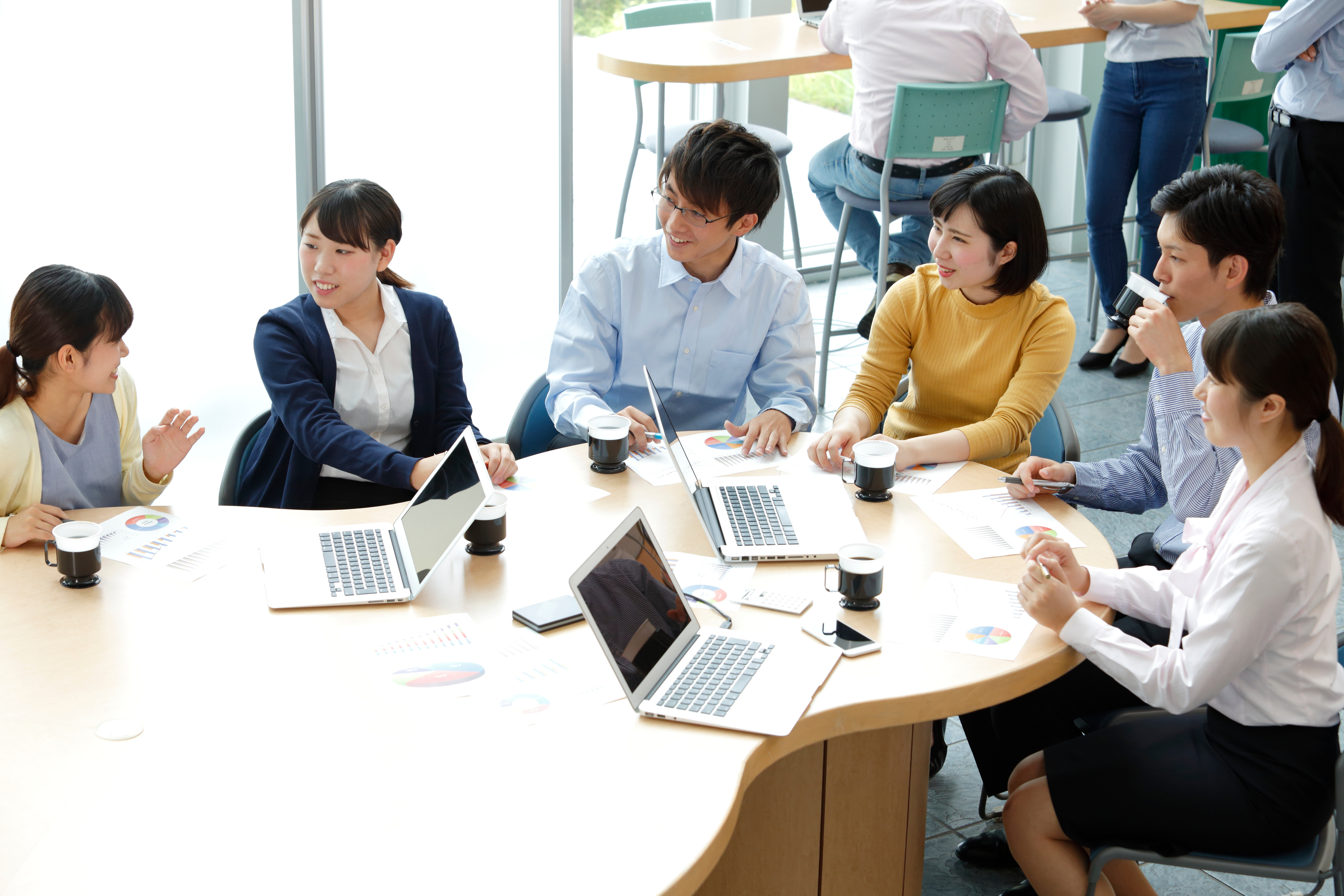 オンライン研修と集合研修：それぞれの強みと活用法