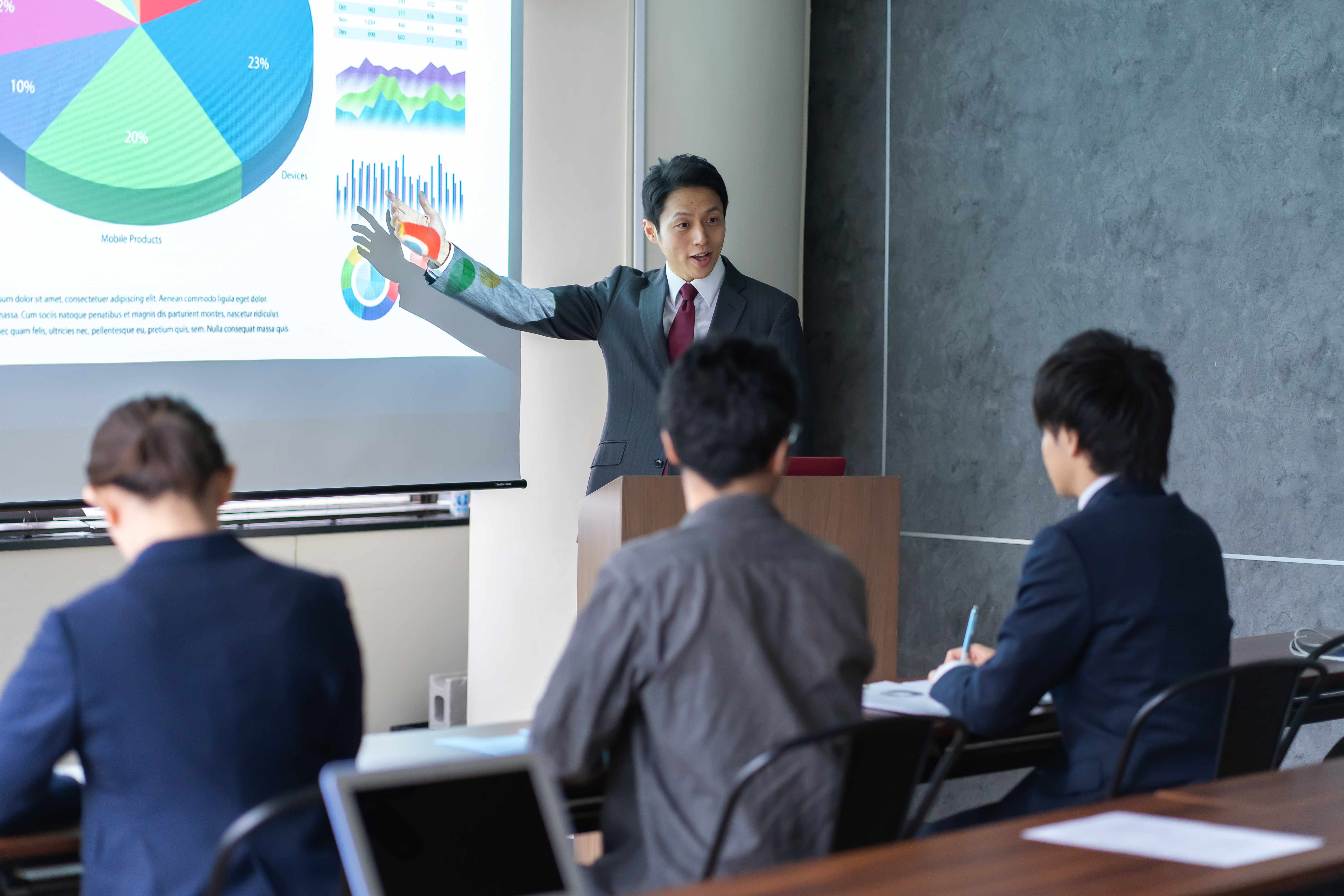 人権を尊重した取り組みを行う必要性とは？人権研修が求められる背景について解説
